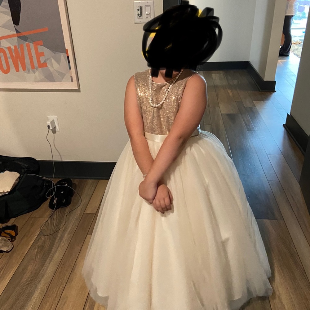 Gold sequins flower girl dress worn once size 8